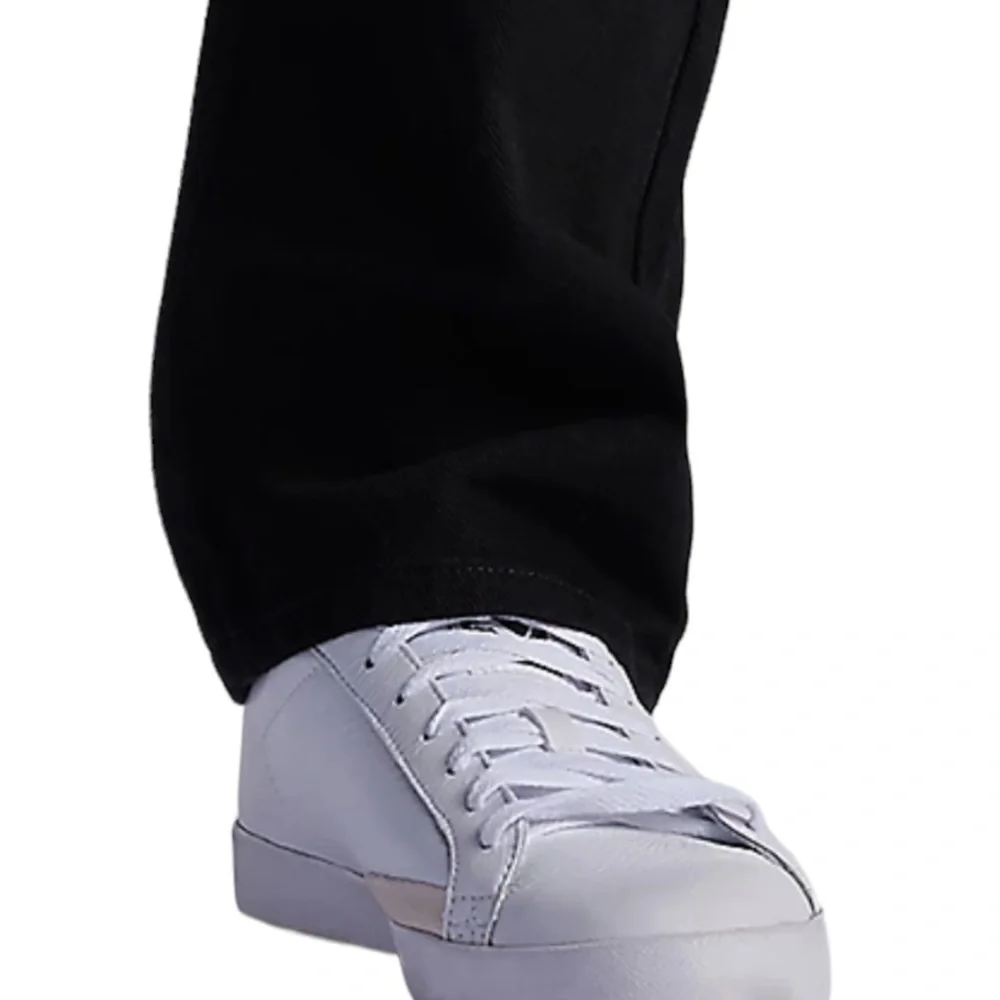 NWT REGULAR FIT STRAIGHT LEG JEAN:DOUBLE BLACK Size 40x 30